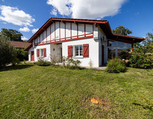 maison  CAMBO LES BAINS