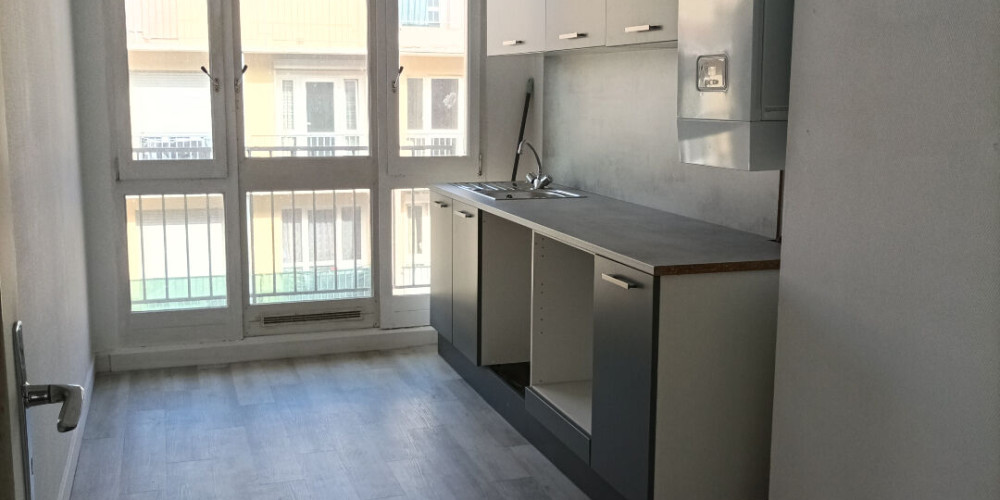 appartement à PAU (64000)