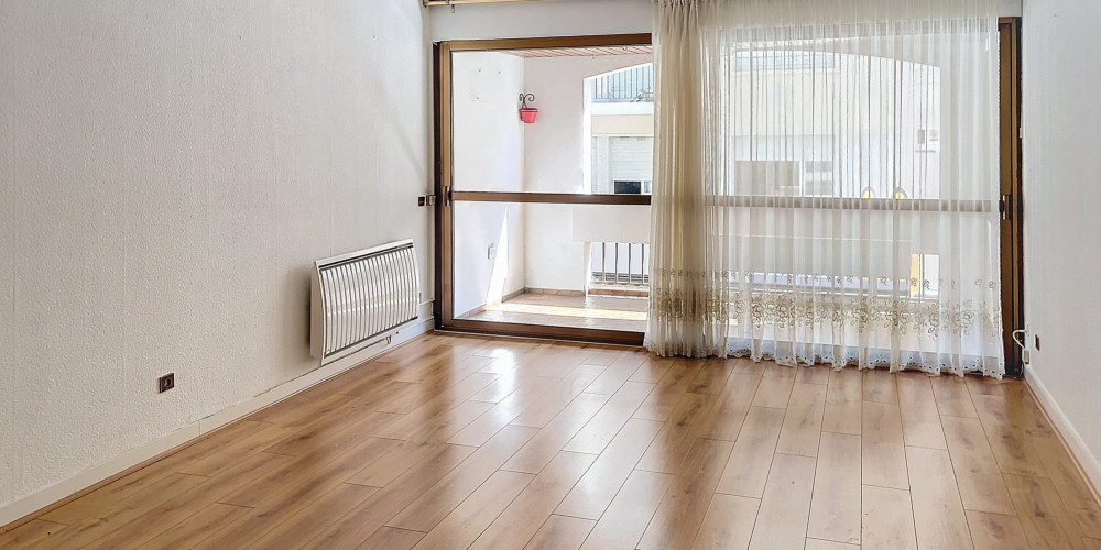 appartement à PAU (64000)