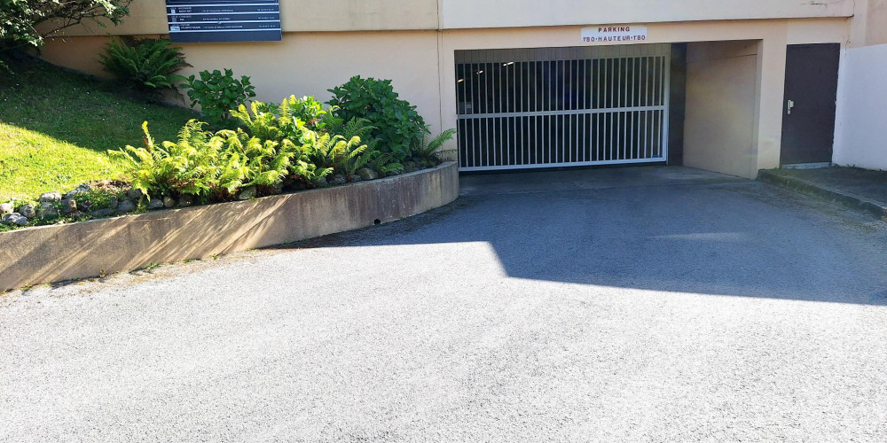 parking à ANGLET (64600)