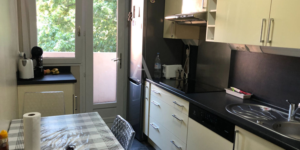 appartement à PAU (64000)