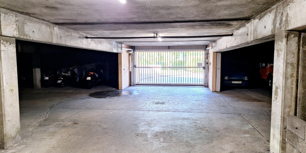 parking à ANGLET (64600)