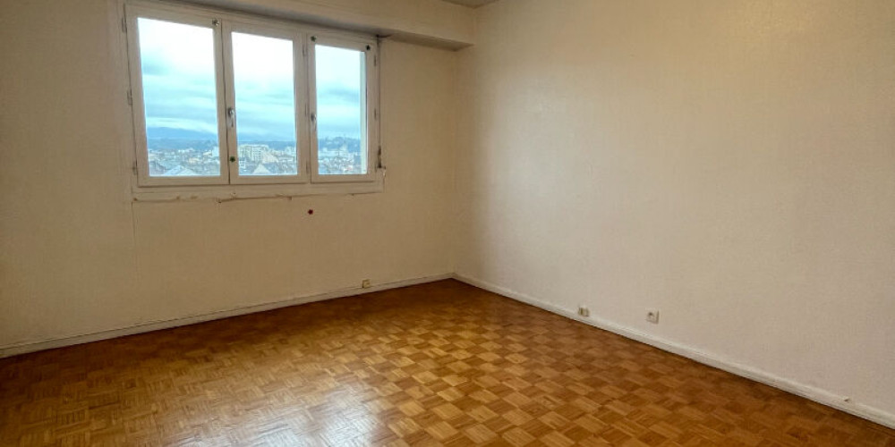 appartement à PAU (64000)