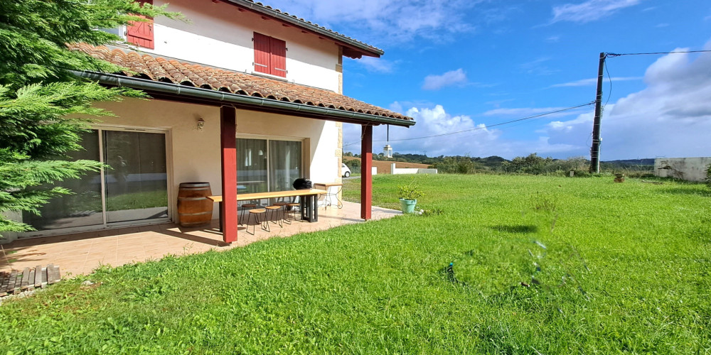 maison à ST PEE SUR NIVELLE (64310)